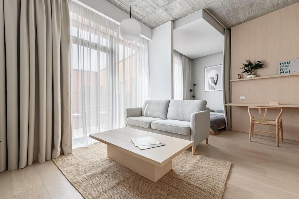 Cozy Japanese Oasis With Balcony, Gramophone, Netflix Daire VNO Dış mekan fotoğraf