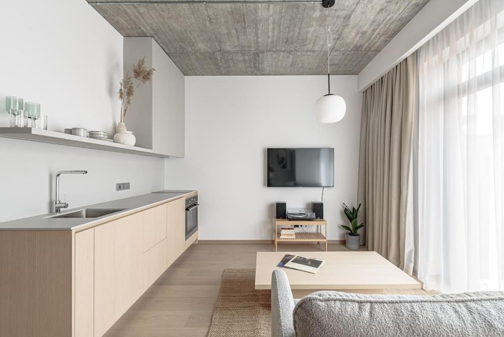 Cozy Japanese Oasis With Balcony, Gramophone, Netflix Daire VNO Dış mekan fotoğraf