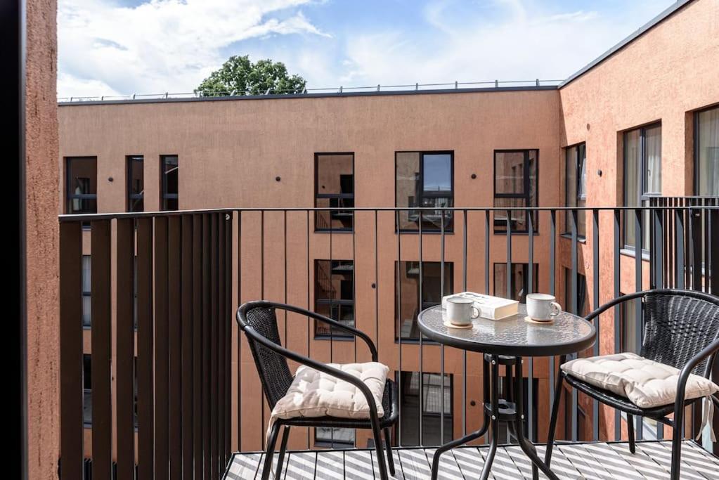 Cozy Japanese Oasis With Balcony, Gramophone, Netflix Daire VNO Dış mekan fotoğraf