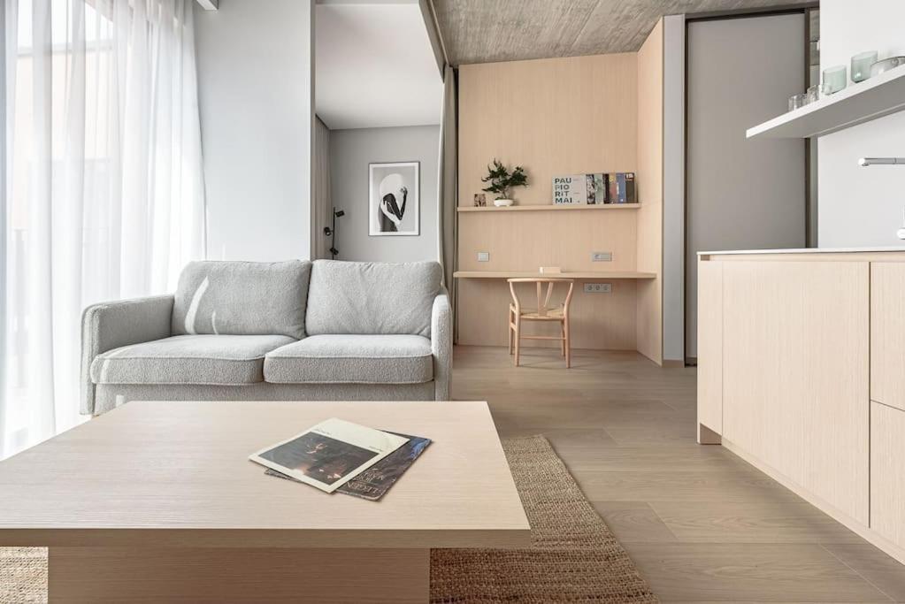 Cozy Japanese Oasis With Balcony, Gramophone, Netflix Daire VNO Dış mekan fotoğraf